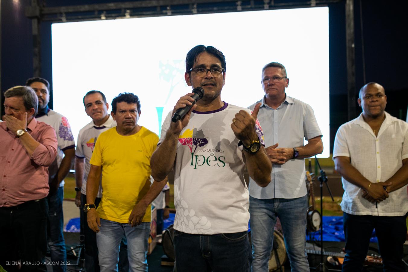 98A0411-1.jpg