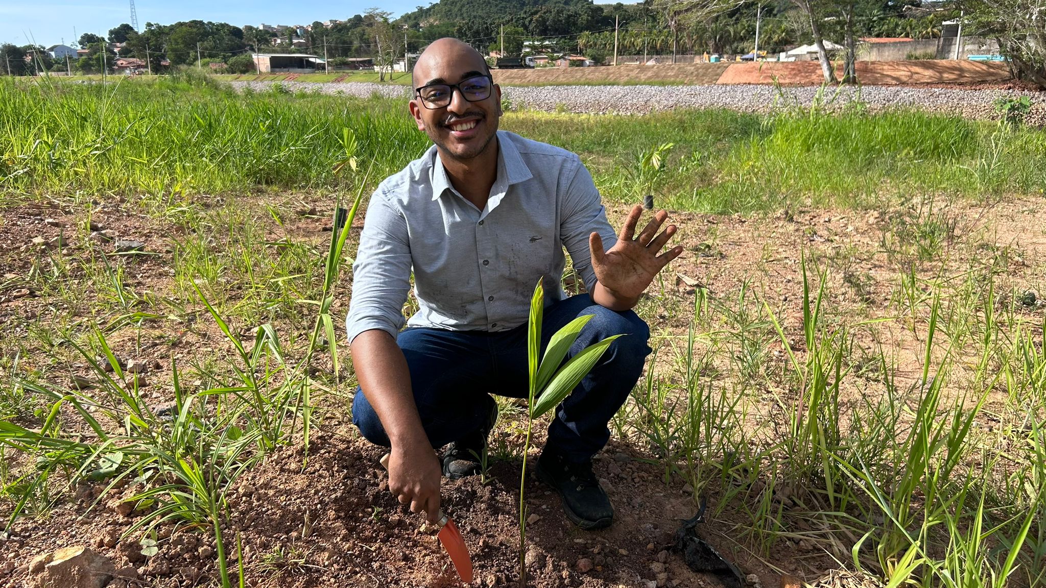 Ambiental -amigos do prosap - plantio - maio (16)